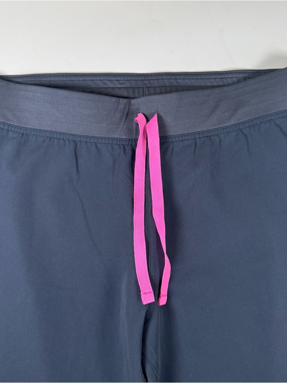 Figs Livingston Scrub Pant with Pink Drawstring - Size Large - Picture 4 of 8